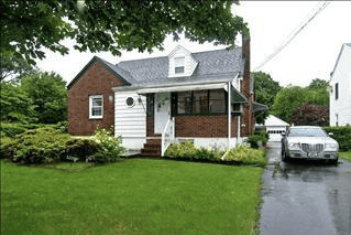 9 DERBY Lane, Dumont